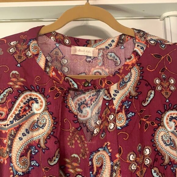 Altar'd State Paisley Maroon Blouse Top Small - Picture 4 of 5